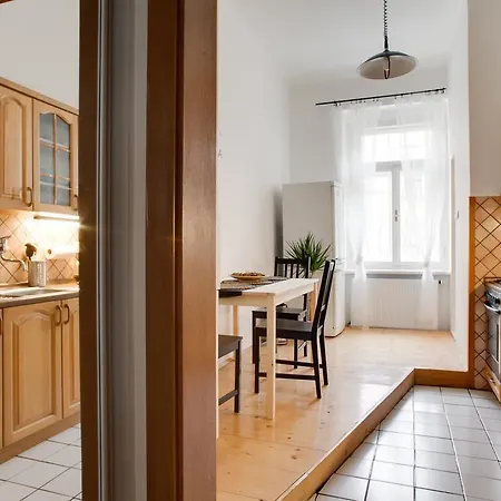 Apartamento By Let And Stromovka